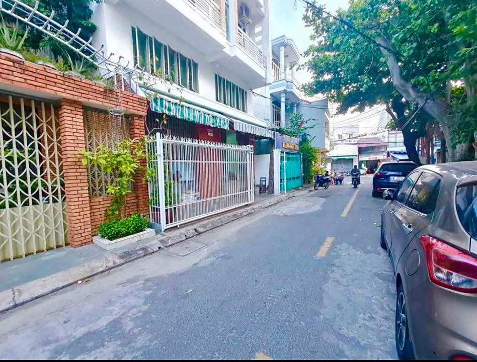 Nhà 2 Tầng Ngô Gia Tự Nha Trang 129.5m² - Sổ Hồng Chính Chủ