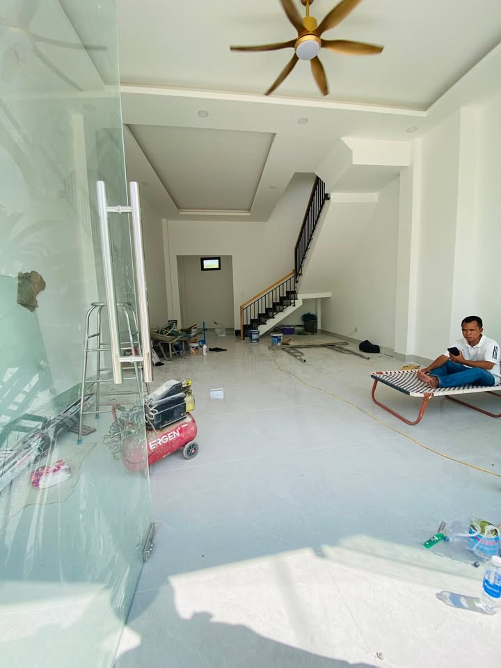 Cho Thuê Nhà Mặt Tiền TDM 200m² Kinh Doanh Sầm Uất - Giá 19 Triệu/Tháng