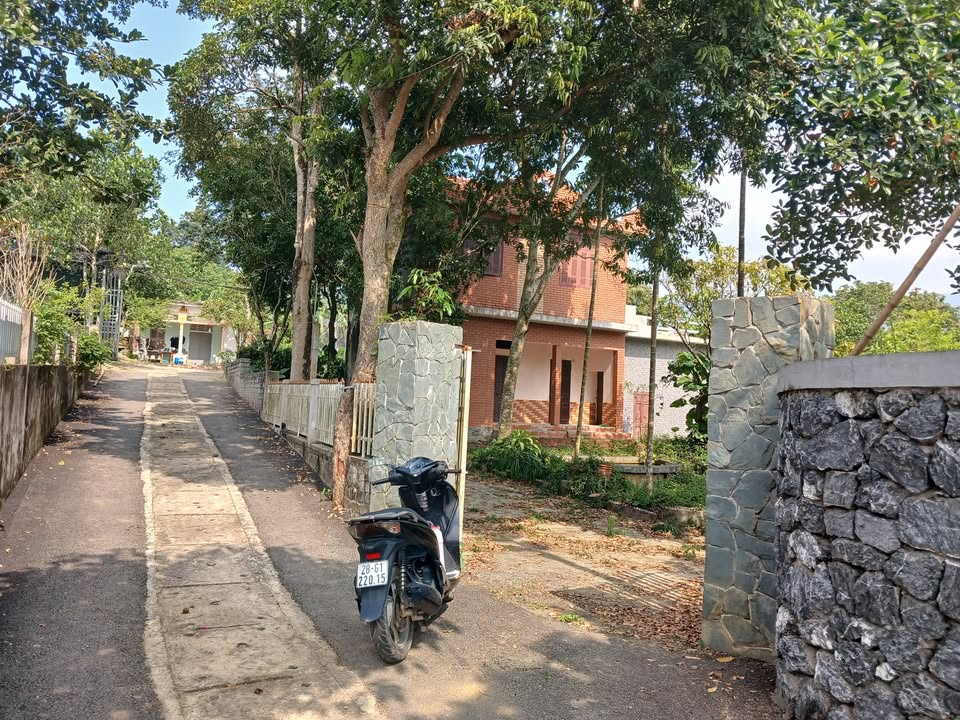 Nhà vườn 928m² Lâm Sơn 400m² thổ cư sát QL6 - Giá đầu tư