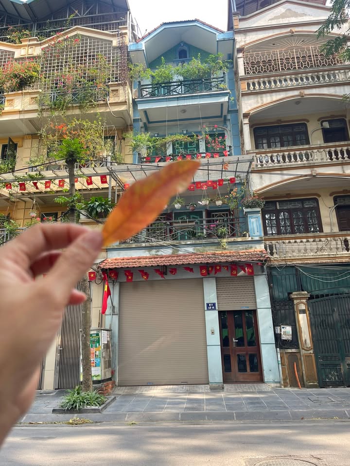 Nhà Mặt Hồ Định Công 88m² - Ô tô vào nhà, Giá hơn 4 Tỷ