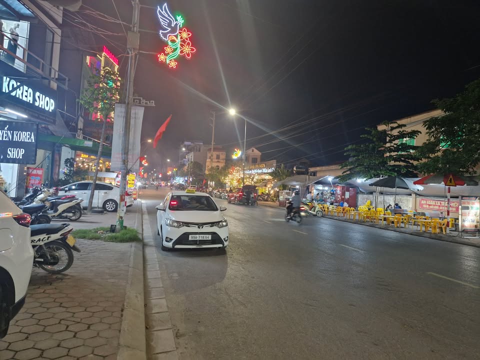 Bán Đất Kinh Doanh 83m² Quốc Lộ 18, Quế Võ - Sẵn Nhà C4