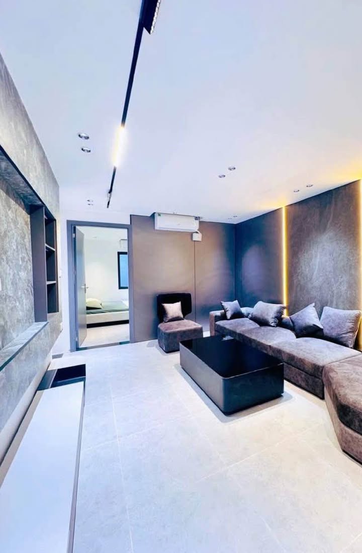 Bán Căn hộ tầng 1 Ba Đình 100m² - Sổ đỏ sẵn sàng giao dịch