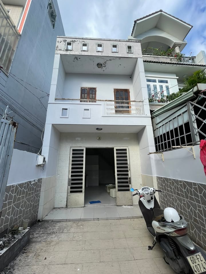 Cho thuê nhà nguyên căn mặt tiền Hà Huy Giáp, Quận 12 - 5.5 triệu/tháng