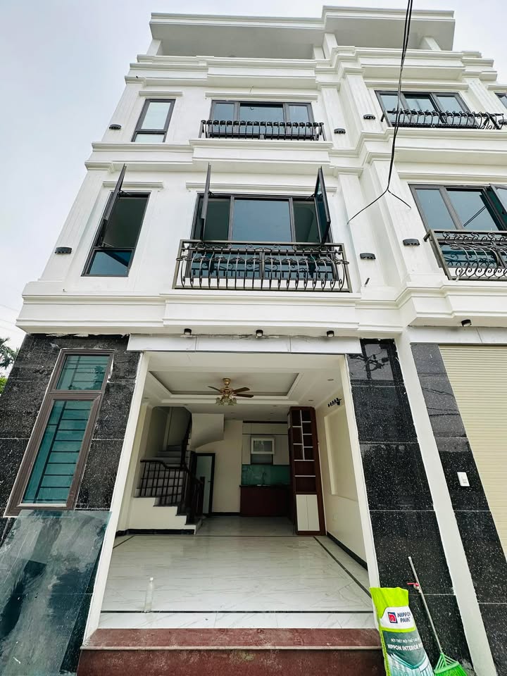 Nhà Lô Góc 38m² 4 Tầng Ô Tô Đỗ Cửa - Chúc Sơn, Chương Mỹ