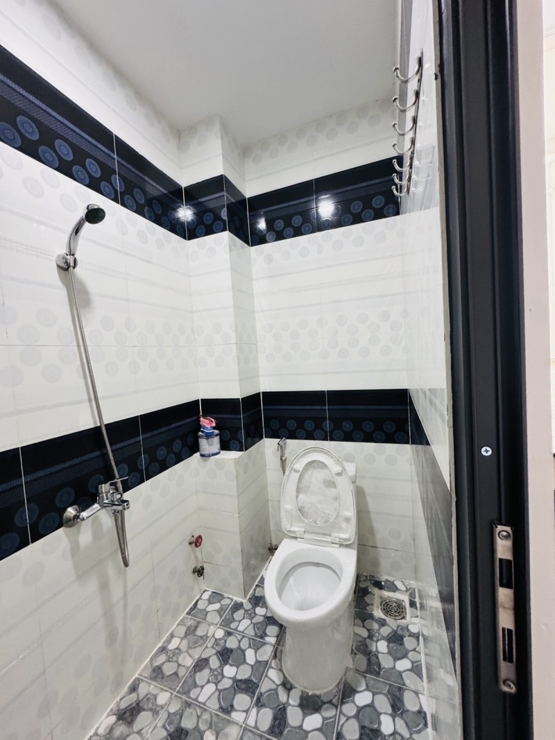 Nhà 2 Tầng Hẻm Xe Hơi Lò Lu, Thủ Đức - Giá 4.5 Tỷ, Sổ Hồng Riêng