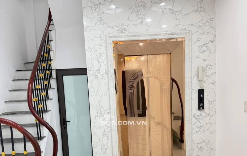 Nhà 6 Tầng Thang Máy Tôn Đức Thắng, 46m² - Sân Vườn BBQ, 18.5 Tỷ