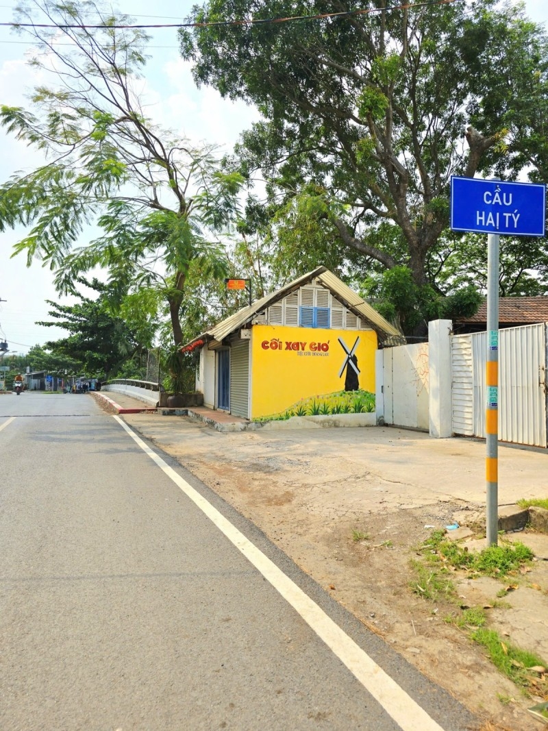 Nhà Mặt Tiền Long Trường 180m² (8x22.5m) - Dòng Tiền 20 Triệu/Tháng, Giá 8.3 Tỷ