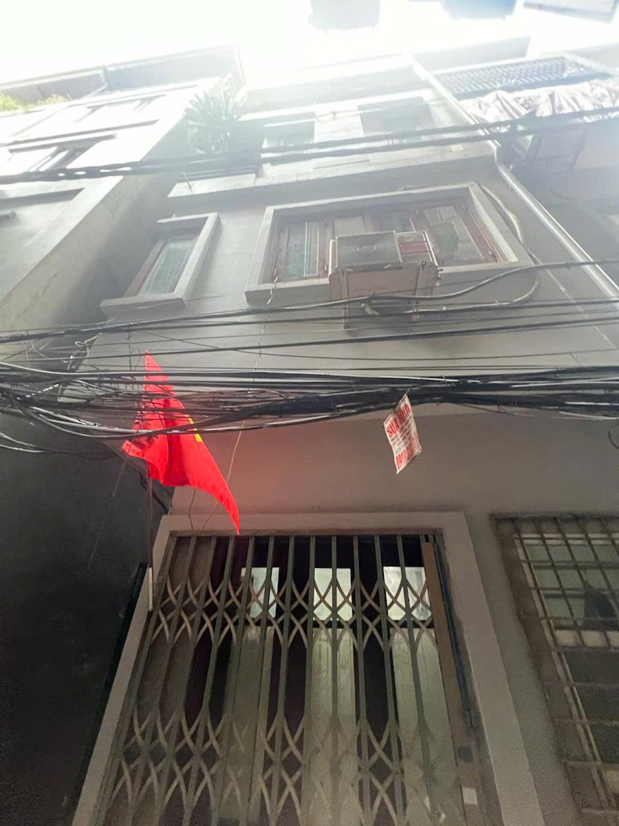 Nhà Lô Góc Cầu Giấy 38m² 4 Tầng - Kinh Doanh Sầm Uất, 1 Phút Ra Hồ Tây