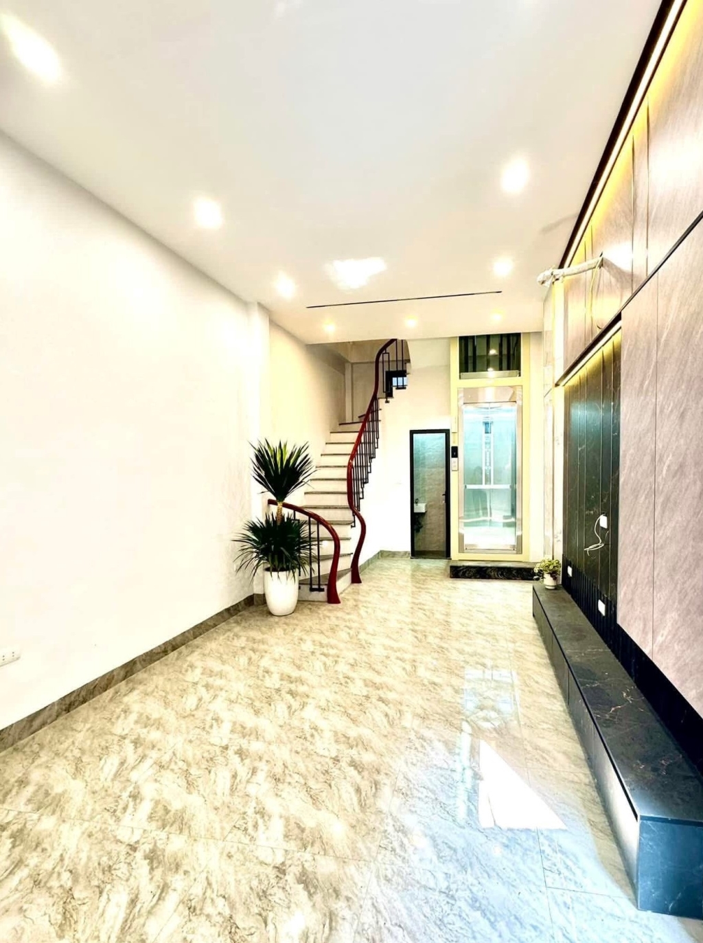 Nhà 4 Tầng Ngõ Chính Kinh 37m² - Ở Ngay, Giá 6 Tỷ