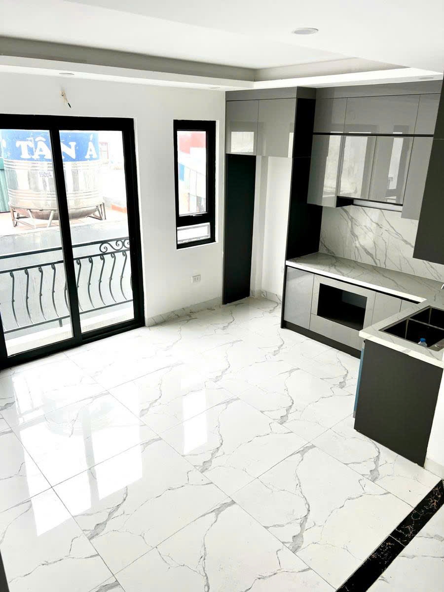 Nhà 30m² Nguyễn Lương Bằng, Đống Đa - 7 Tầng Thang Máy, Giá 10.9 Tỷ