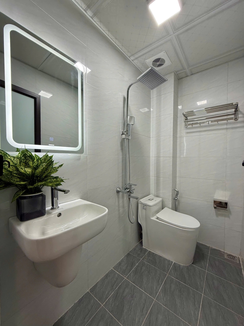 Nhà Phố Đống Đa 34m² - 4PN Nội Thất Cao Cấp, Ngõ Thông Kinh Doanh