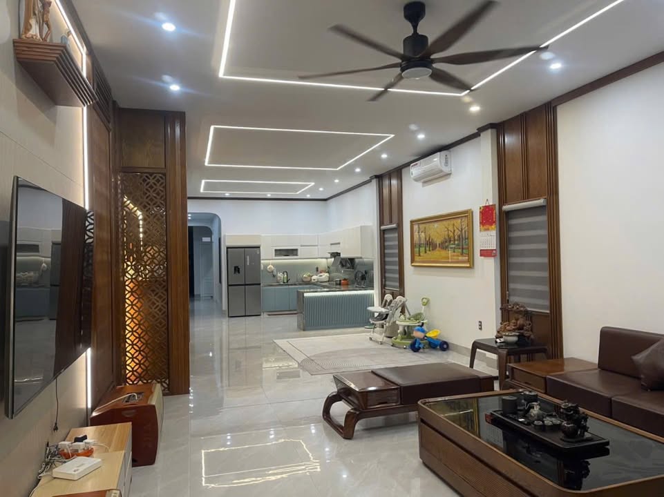 Bán nhà Cấp 4 Móng Cái 200m² - 4PN - Full Nội Thất Gỗ Thịt