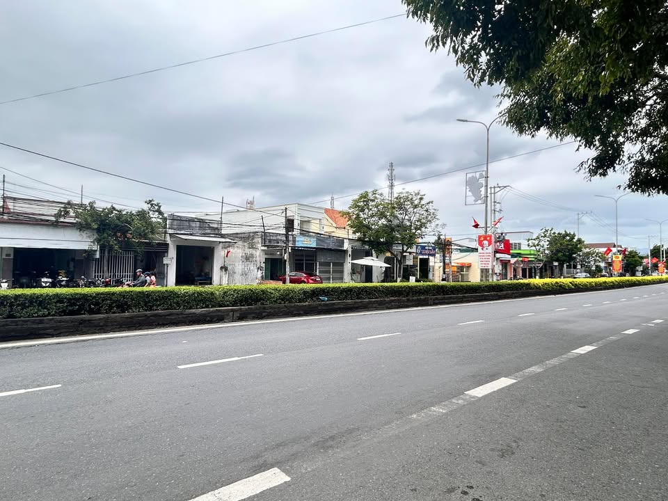 Đất Mặt Tiền QL Hùng Vương, Cam Ranh - 195m² Tặng Nhà Cấp 4, Giá 5.9 Tỷ