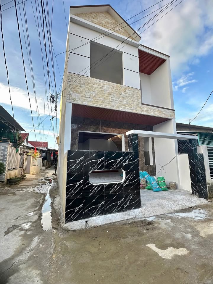 Nhà Góc 2 Mặt Tiền Diên Điền - 61.5m² Giá 1.75 Tỷ - Sổ Hồng Riêng