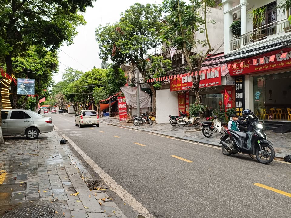 Nhà Phố Hiến 70m² - Sẵn Sàng Ở Ngay - Giá Hơn 1 Tỷ