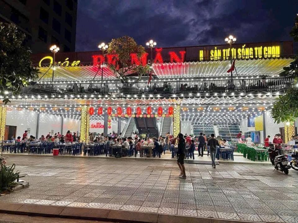 Mặt bằng kinh doanh 240m² - Ngay Nhà Hát Lớn Hoàn Kiếm - Sẵn sàng vận hành