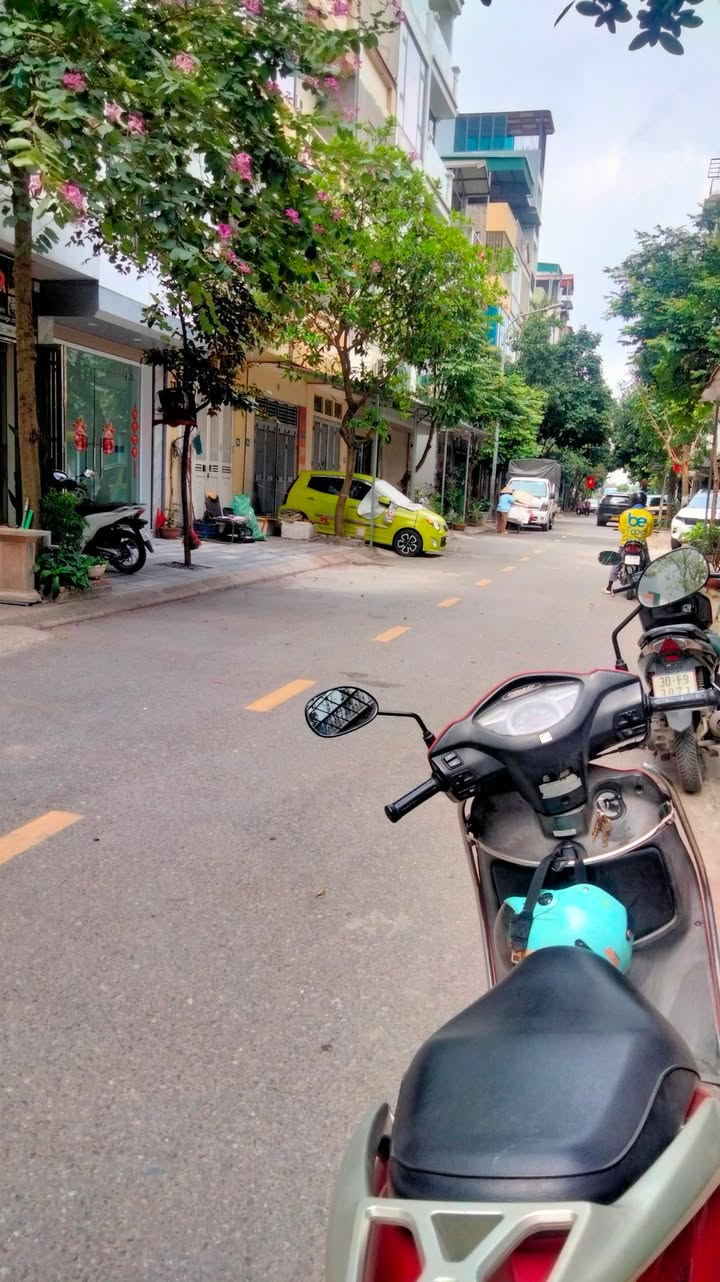 Nhà Mặt Tiền Kinh Doanh Thạch Bàn 55m² x4T - Giá 10.3 Tỷ