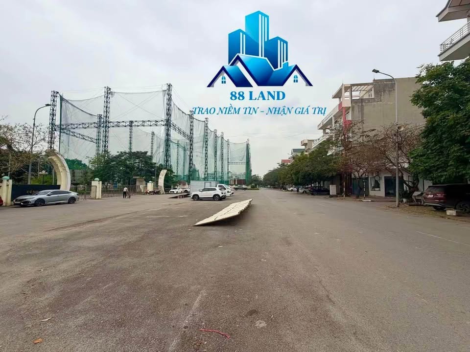 Bán Đất Tặng Nhà 2 Tầng, Kho 300m² Cổng CV 3 TP Bắc Giang - Hướng Đông Nam