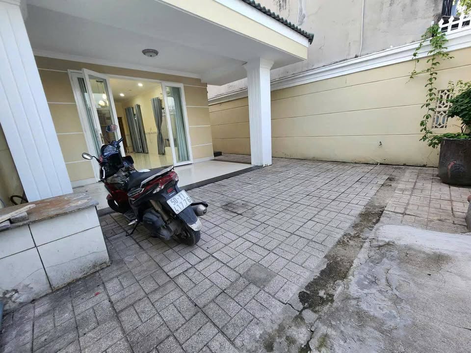 Nhà Cấp 4 Hóc Môn 162m² - Hẻm Xe Hơi, Giá 5.8 Tỷ