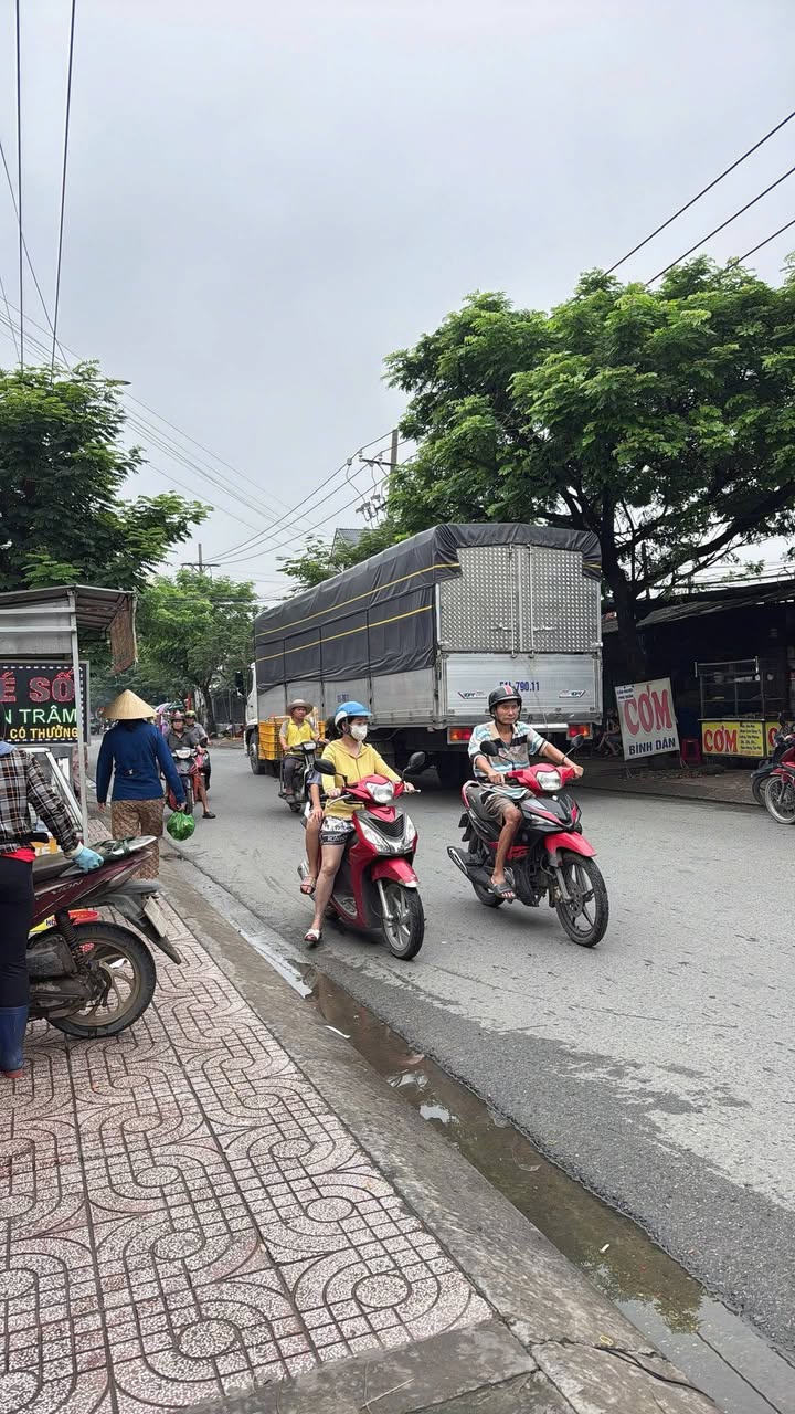 Nhà Mặt Tiền Quách Điêu 300m² - Hai Mặt Tiền, Kinh Doanh Đắc Lợi