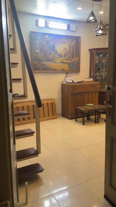 Cho thuê căn hộ 2 tầng đường Lương Văn Can, Hoàn Kiếm - Giá 4 triệu/tháng