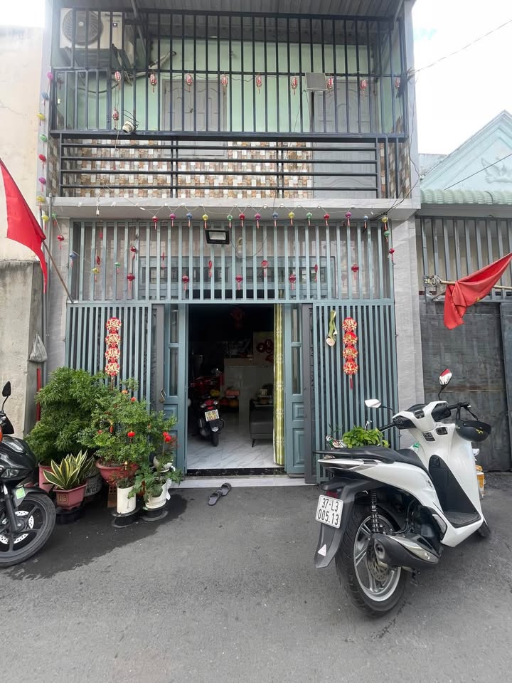 Nhà 1 Trệt 1 Lầu 40m² - Gần Ngã Tư Chiêu Liêu, Dĩ An - Sổ Chung Giá 1.75 Tỷ