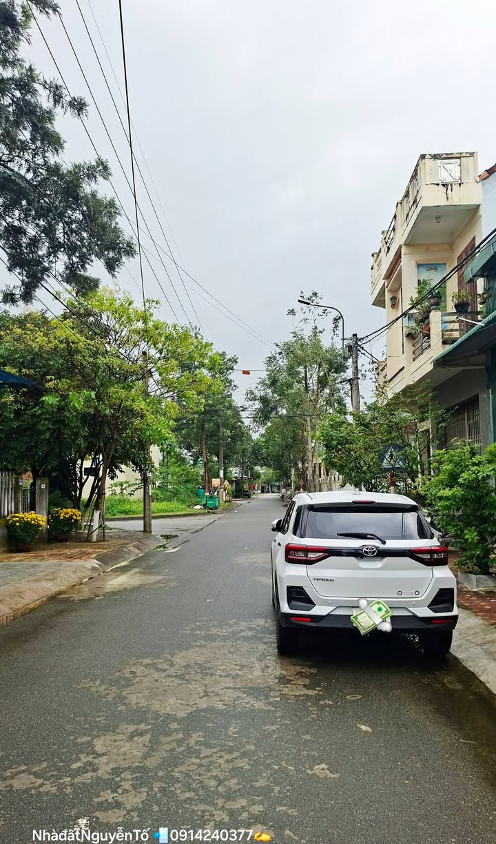 Nhà Mặt Tiền Lý Chính Thắng, Quảng Ngãi - 100m² Hướng Đông Bắc, Giá 2.2 Tỷ