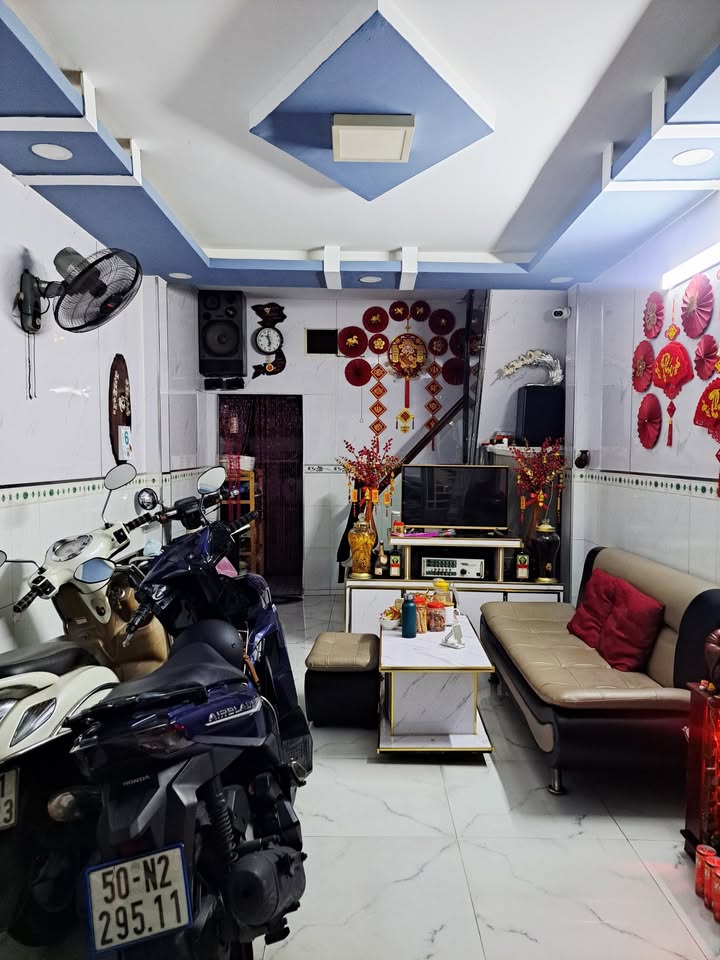 Nhà 26m² 3 tầng Kênh Nước Đen, Bình Tân - Sổ hồng sẵn, giá 4 tỷ