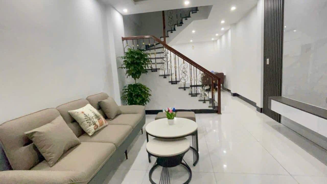 Nhà Riêng 3 Tầng Phường Ngọc Châu, HD - 130m², 2 Tỷ - Hướng Nam