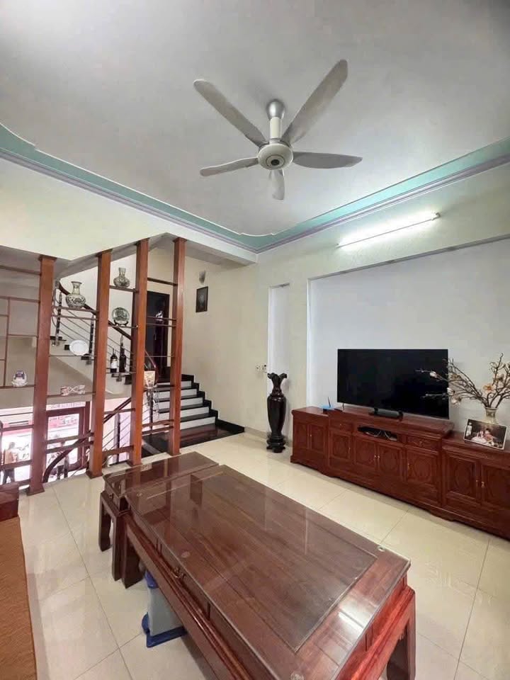 Nhà Mặt Phố Hoàng Văn Thái 67.5m² - 3 Tầng Kiên Cố, Sẵn Gara Ô Tô