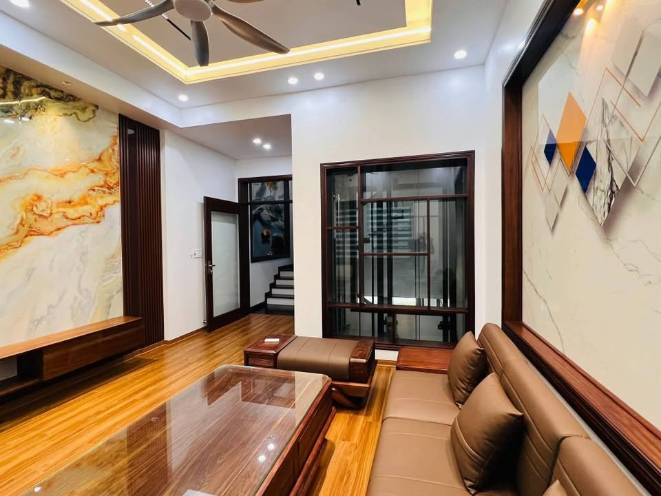 Nhà 4 Tầng Phùng Chí Kiên, Hải Dương - 67.5m², Hướng Nam, Giá 7 Tỷ