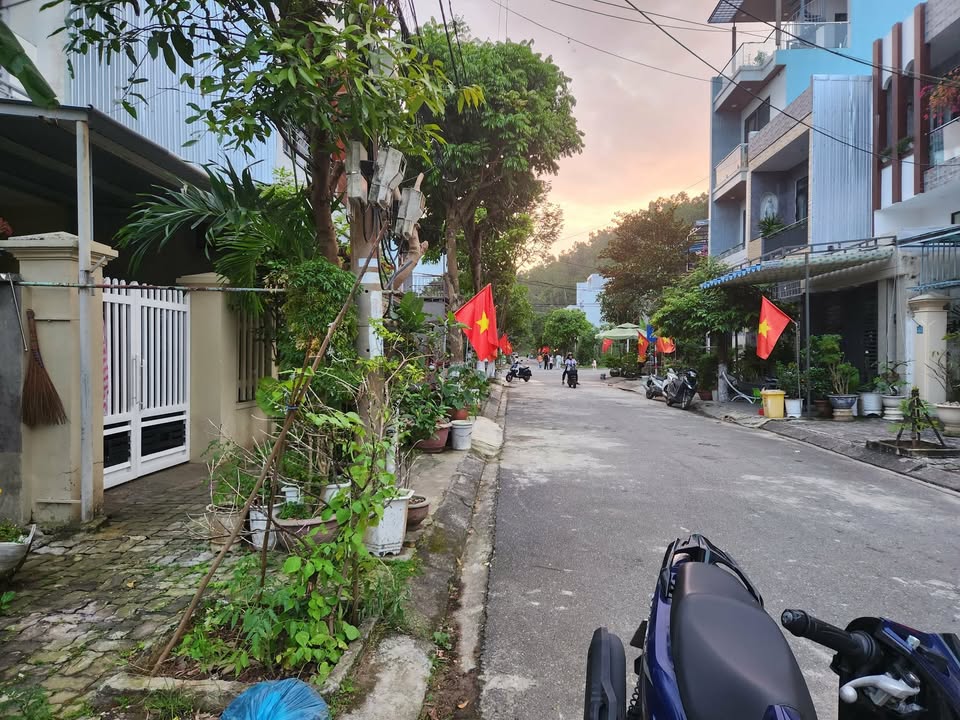 Nhà Mặt Tiền Sơn Trà - 100m² - 9.2 Tỷ - Gần Biển