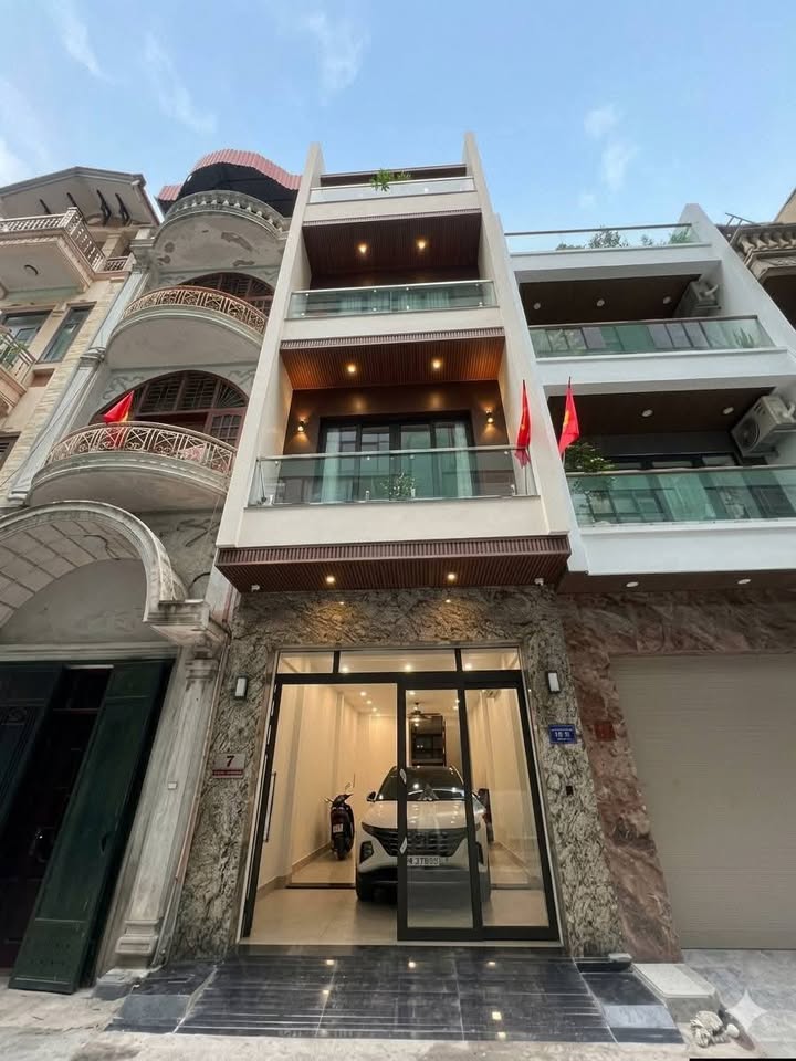 Nhà Phố Ngô Gia Tự Long Biên 99m² - Kinh Doanh Đỉnh Cao, Vừa Ở Vừa Cho Thuê