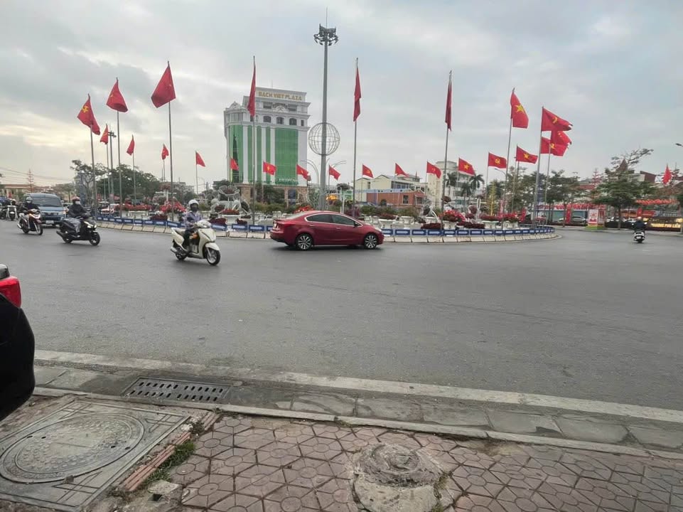 Nhà 3 Tầng 90m² Trường Chinh, Kiến An - Ô Tô Vào Tận Nơi, Giá 4.4 Tỷ