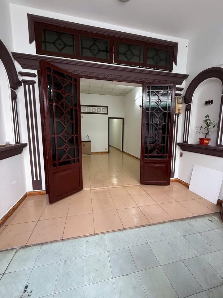 Nhà 2PN Huỳnh Thị Hai, Q12 - Hẻm Xe Hơi, Giá 6 Triệu/Tháng