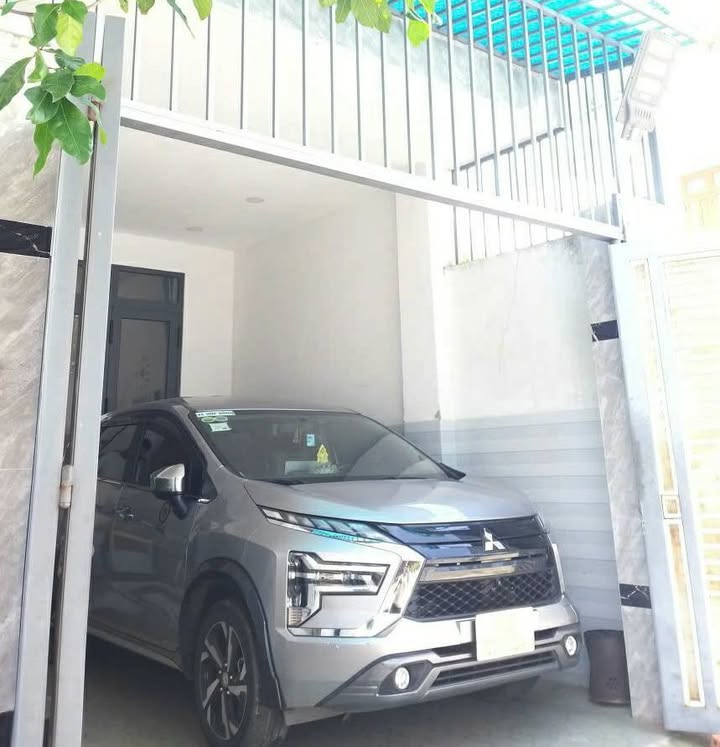 Nhà 90m² Hoàng Diệu 2, TP. Thủ Đức - Sân Xe Hơi, Gần Ga Metro, Giá 5 Tỷ