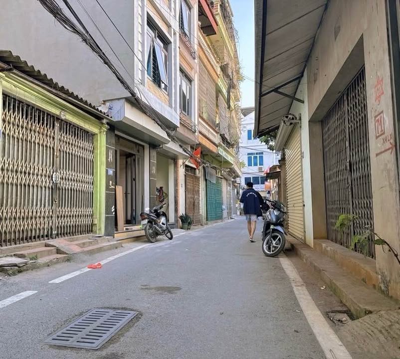 Nhà Mặt Tiền Kinh Doanh 90m² Lô Góc Lai Xá - Giá 10 Tỷ