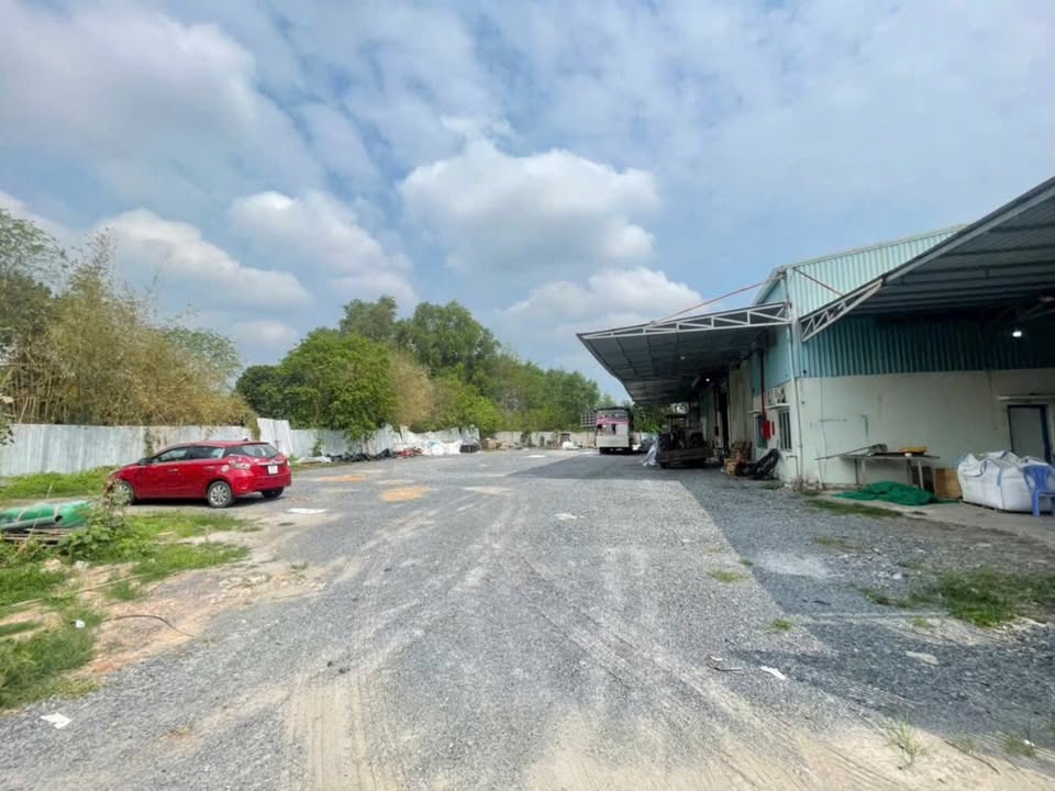 Cho thuê nhà xưởng 1.200m² Củ Chi - Sẵn sàng sản xuất, container vào tận nơi