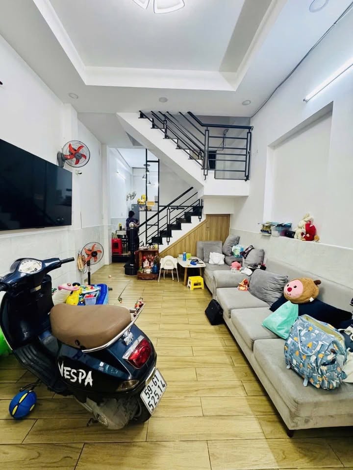 Nhà 4 Tầng Tây Thạnh, Tân Phú - 44m² - Giá 5.6 Tỷ - Sát Hẻm Xe Tải