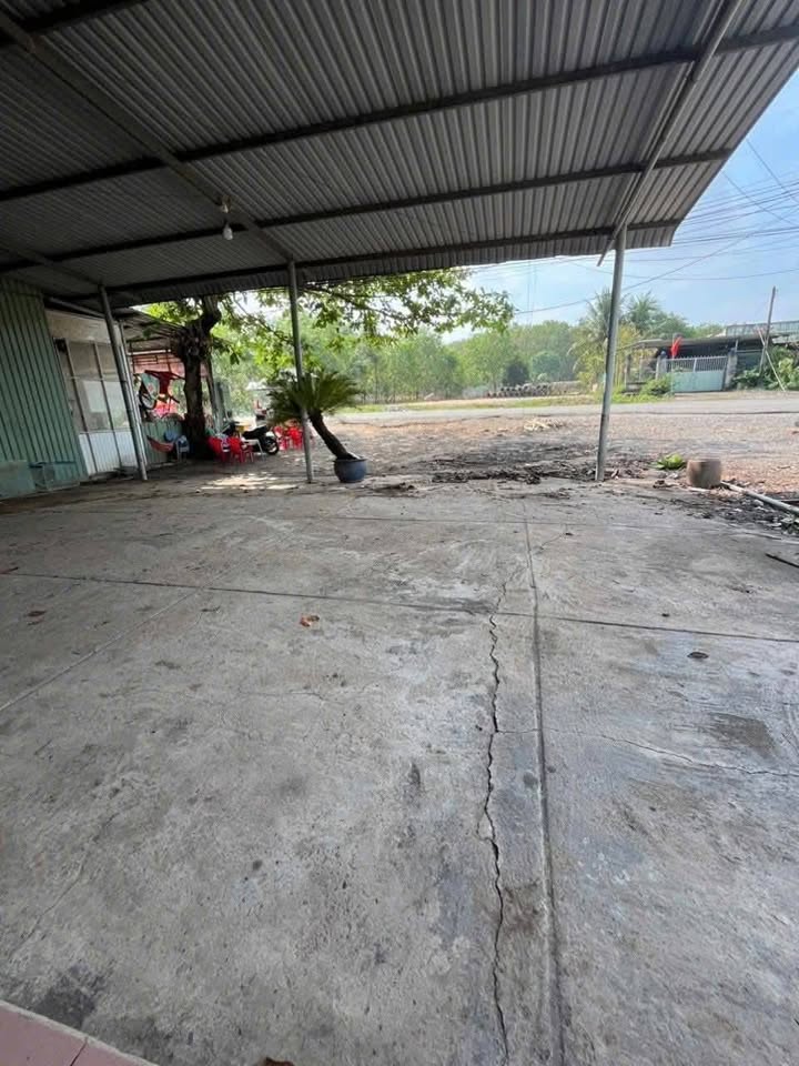 Nhà Nguyên Căn Tân Uyên 300m² - Giá 8 Triệu/Tháng - Sẵn Sàng Ở Ngay