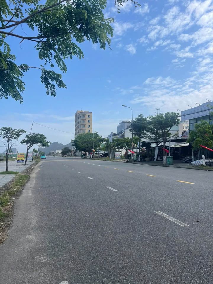 Đất Biển Sơn Trà 157m² Mặt Tiền Rộng - Đầu Tư Khách Sạn Lý Tưởng