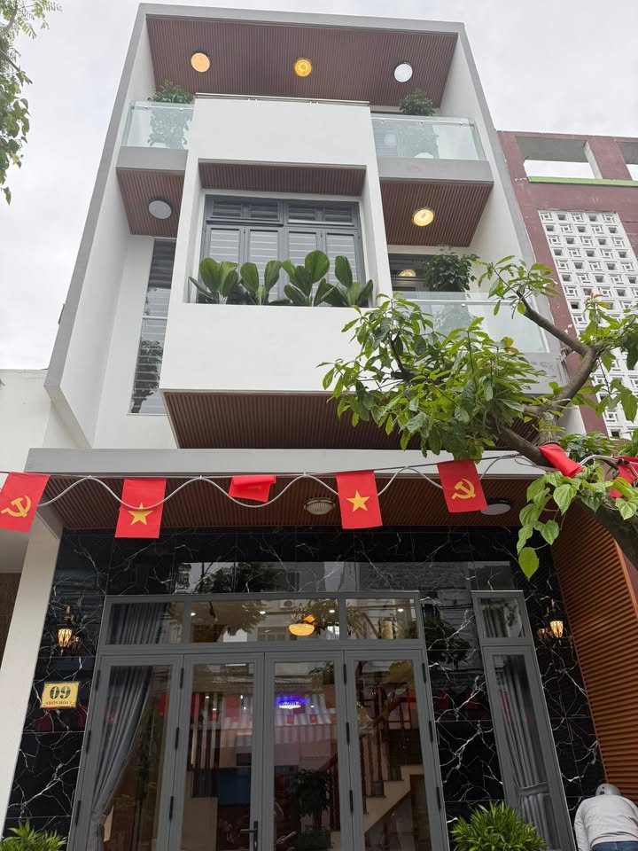 Nhà 3 Tầng Cẩm Lệ 70m² Sát Bến Xe - Giá 6.5 Tỷ