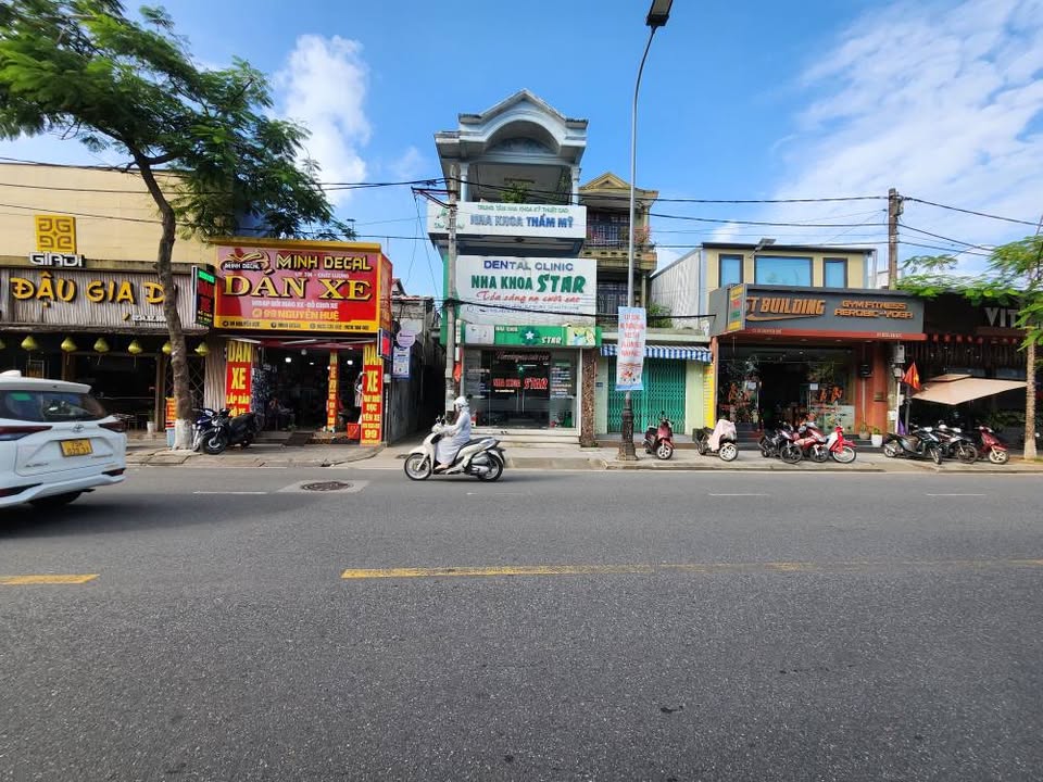 Nhà Mặt Tiền Nguyễn Huệ Huế 109m² Kinh Doanh Đỉnh Cao - 18 Tỷ