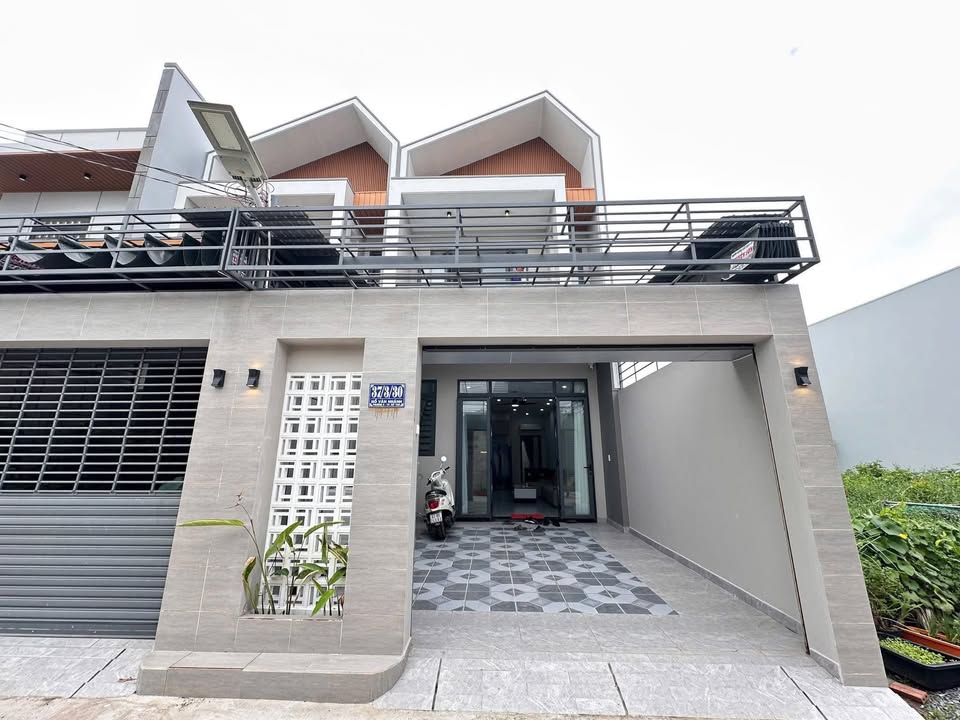 Nhà Phường 5 Mỹ Tho Hẻm Ô Tô 100m² Giá 3.15 Tỷ - Full Nội Thất, Sẵn Sàng Ở Ngay