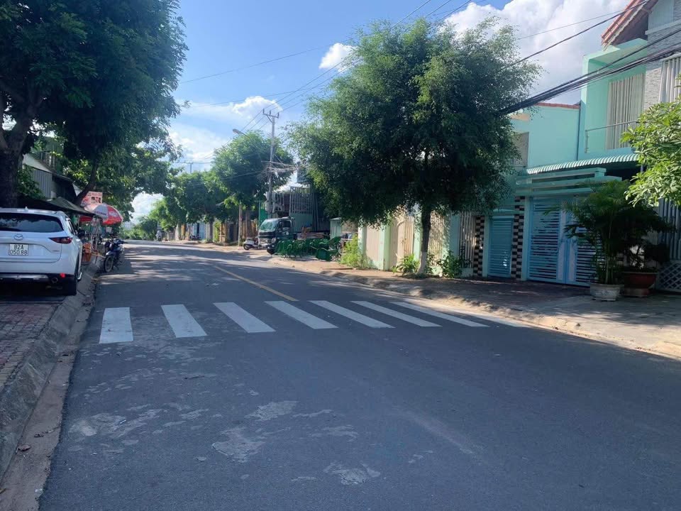 Đất Nền Mặt Tiền Hoàng Thị Loan, Kon Tum - 90m², 1.2 Tỷ, Sẵn Sàng Kinh Doanh