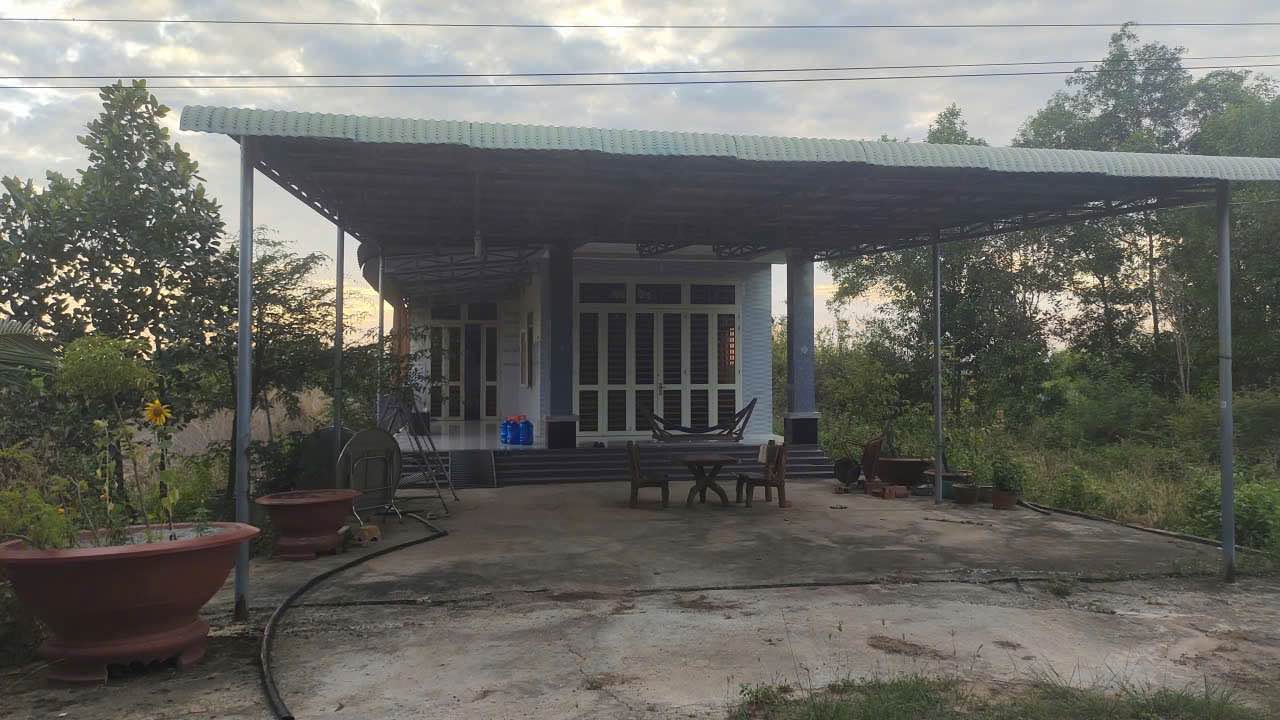 Bán đất 300m² Ấp Dinh, Tân Biên, Tây Ninh - Sổ đỏ 1.2 tỷ