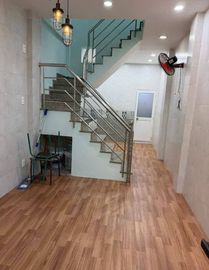 Nhà 3 Lầu, Hà Tôn Quyền Q5 - 2PN, Sẵn Ở Ngay