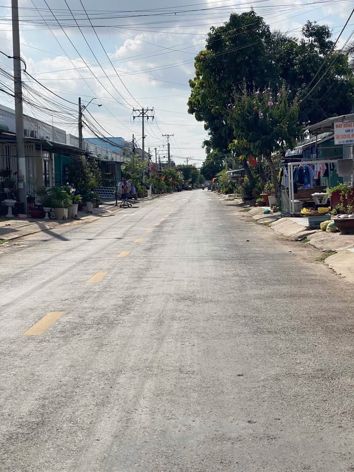 Nhà Mặt Tiền Kinh Doanh KDC Hoàng Hảo, Vĩnh Long - 80m² Giá Tốt