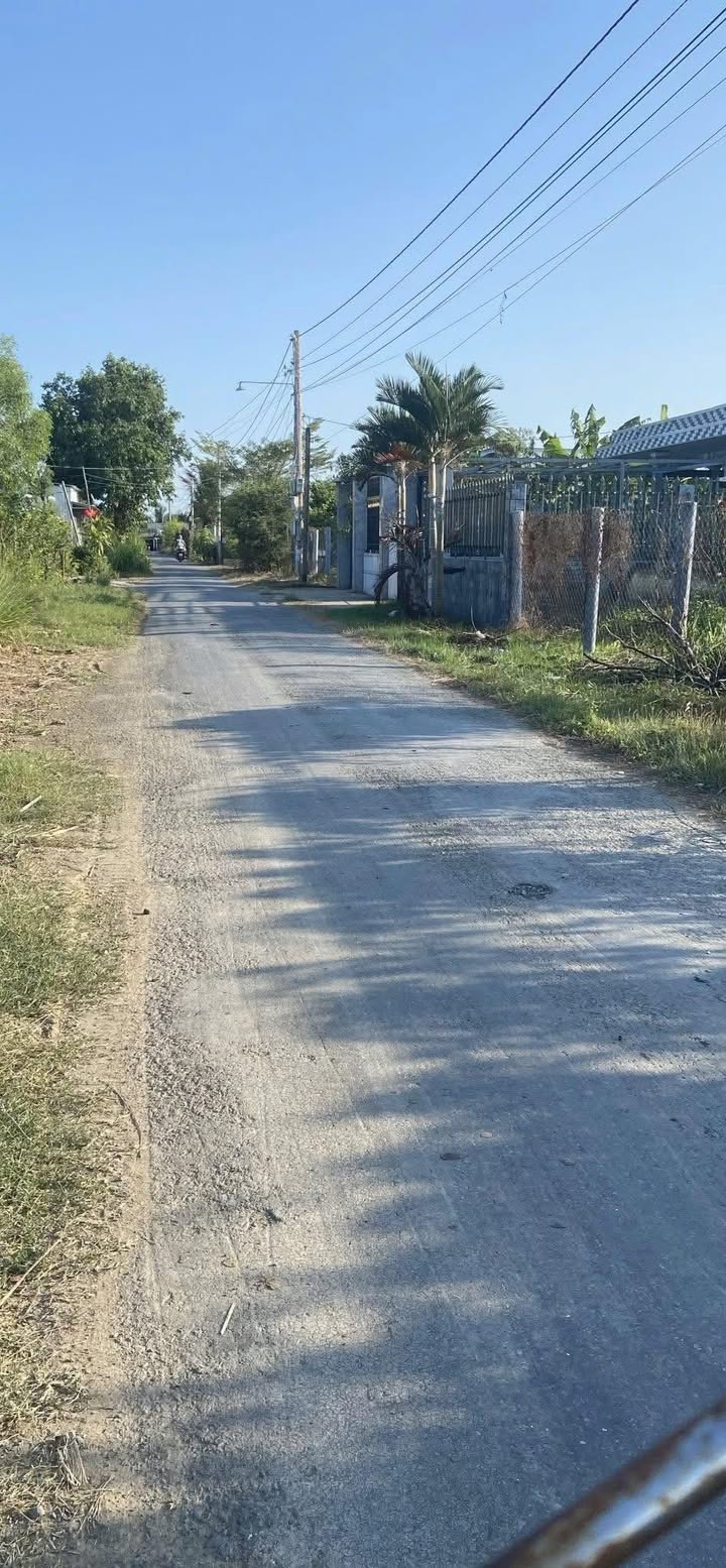 Đất Nền Gò Công 200m² - Sổ Hồng Thổ Cư 100m² - Giá 660 Triệu