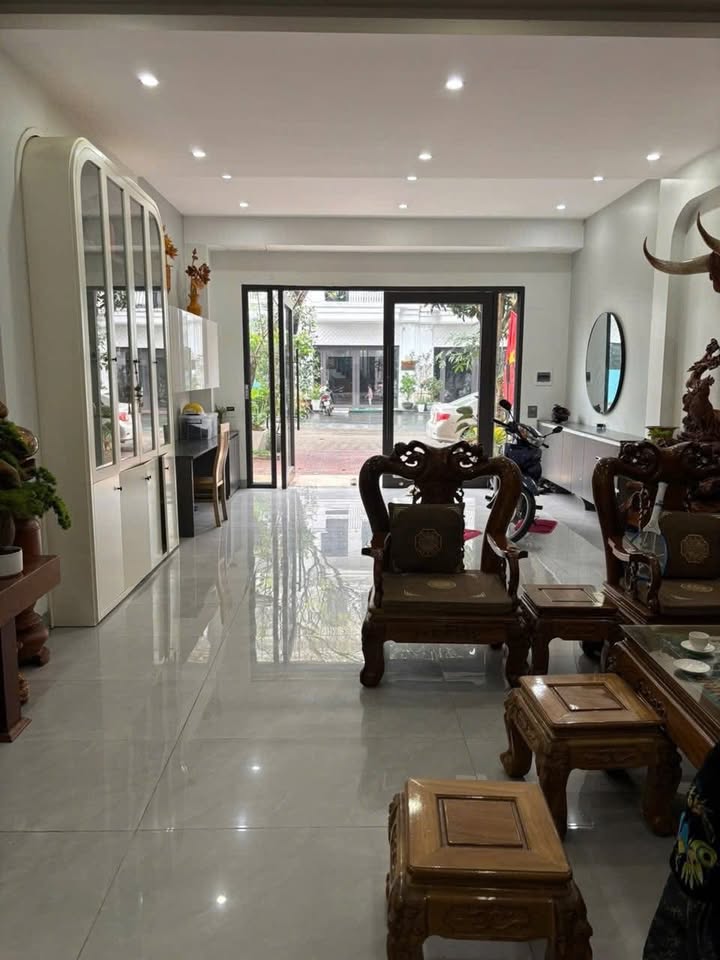 Nhà Phố Đẹp Cam Đường - Lào Cai 97.5m² Hướng Đông Bắc